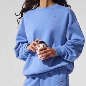 NWT ALO YOGA Accolade Crewneck Pullover Crystal Clear Blue